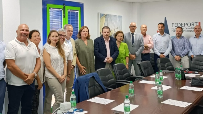 Algunos asistentes a la reunión entre Fedeport y Beatriz Calzada / FEDEPORT