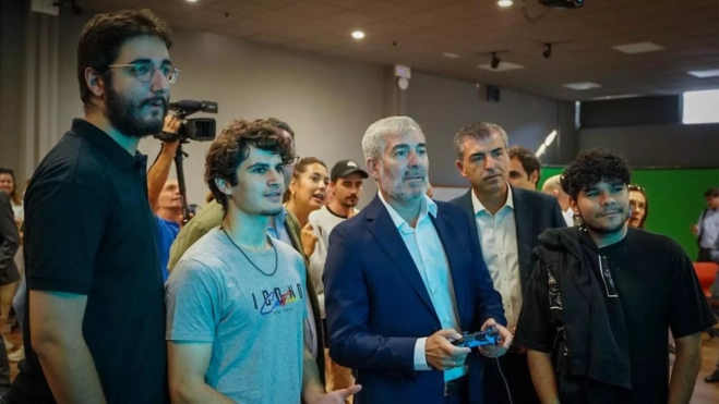 Fernando Clavijo y Manuel Domínguez en la inauguración del curso de FP y Bachillerato / GOBIERNO DE CANARIAS Fernando Clavijo y Manuel Domínguez en la inauguración del curso de FP y Bachillerato / GOBIERNO DE CANARIAS