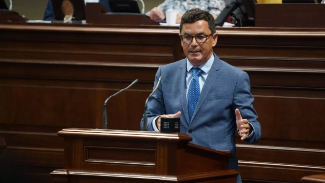 El consejero de Obras Públicas, Vivienda y Movilidad del Gobierno de Canarias, Pablo Rodríguez. / EFE - RAMÓN DE LA ROCHA