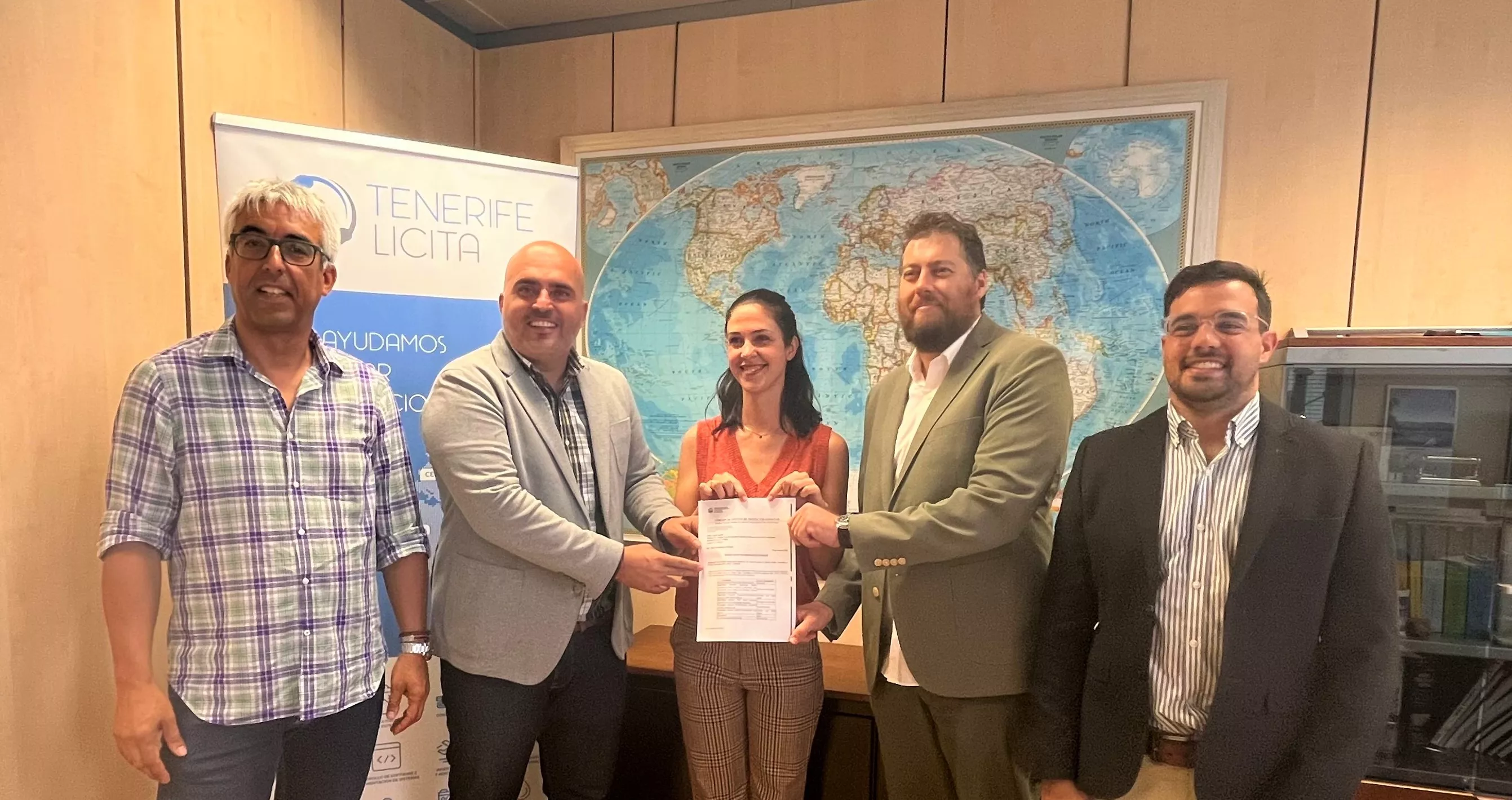 Representantes de las empresas canarias que ejecutarán el proyecto en Cabo Verde./ CEDIDA