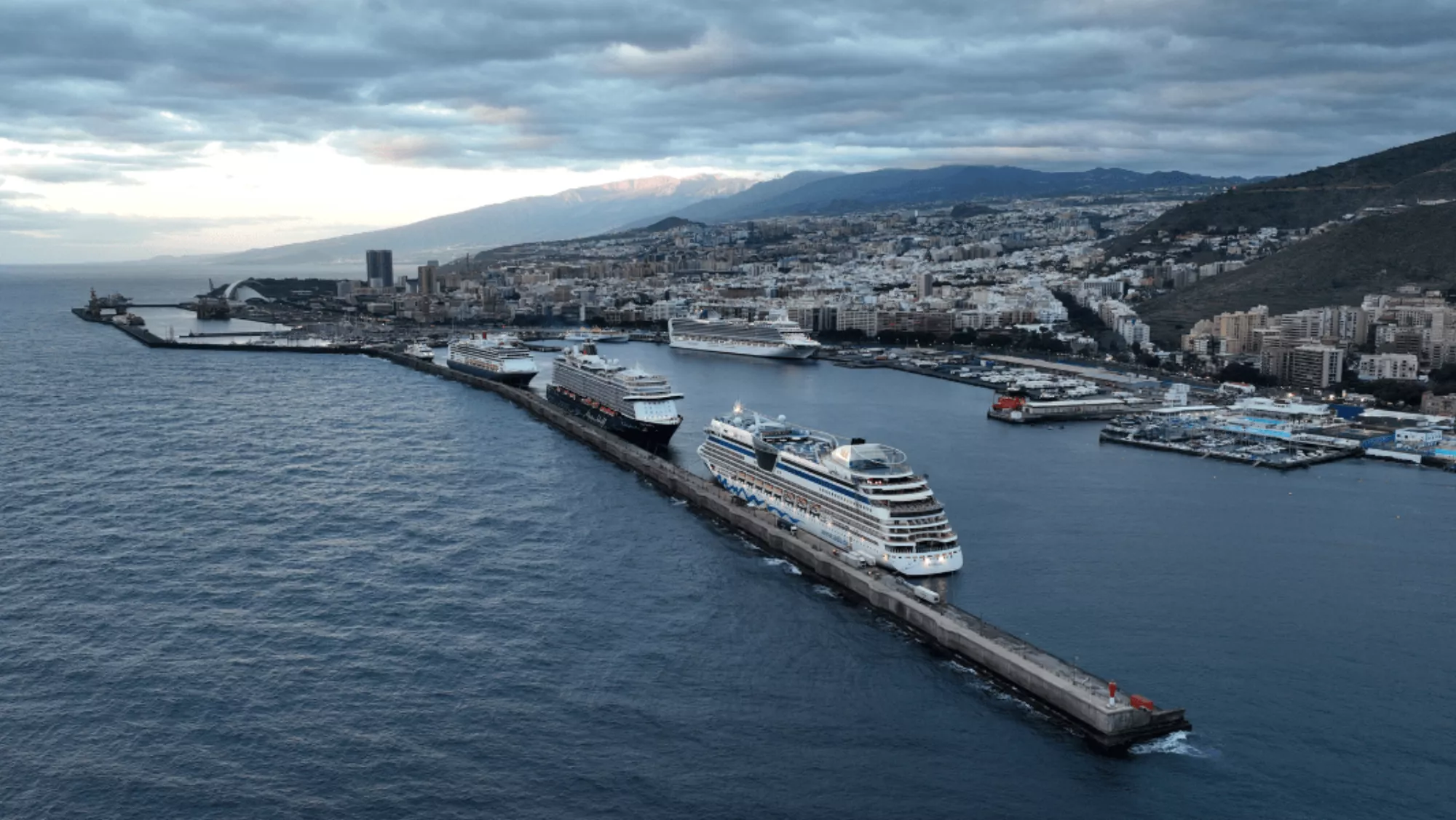 Puerto de Santa Cruz de Tenerife / AUTORIDAD PORTUARIA DE SANTA CRUZ DE TENERIFE