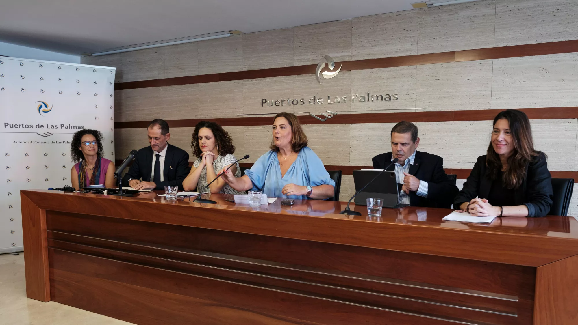 Navalia meeting en la Autoridad Portuaria, donde estuvo Calzada / EFE - ÁNGEL MEDINA