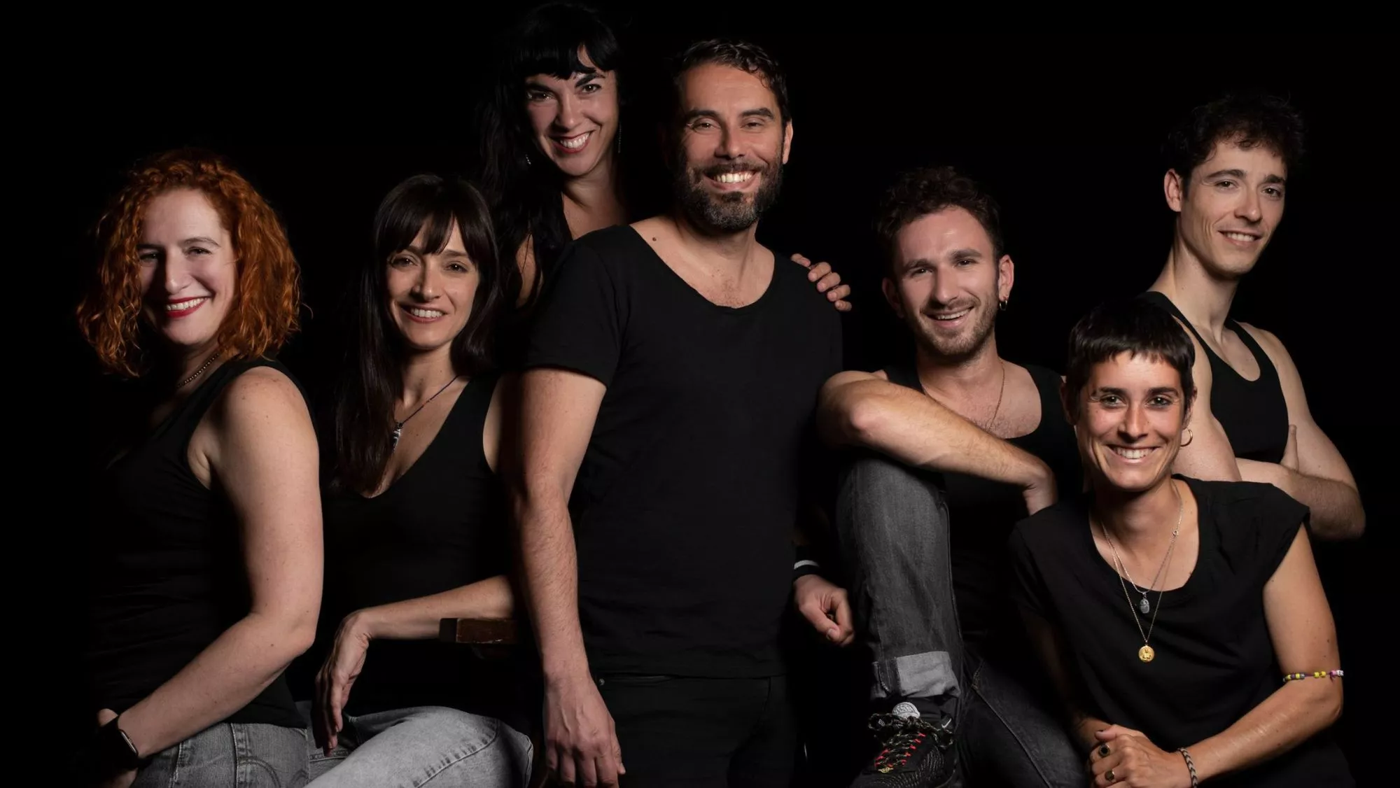 Elenco de  'Run [jamás caer vivos]', del tinerfeño José Padilla, en el centro de la imagen / La Zona