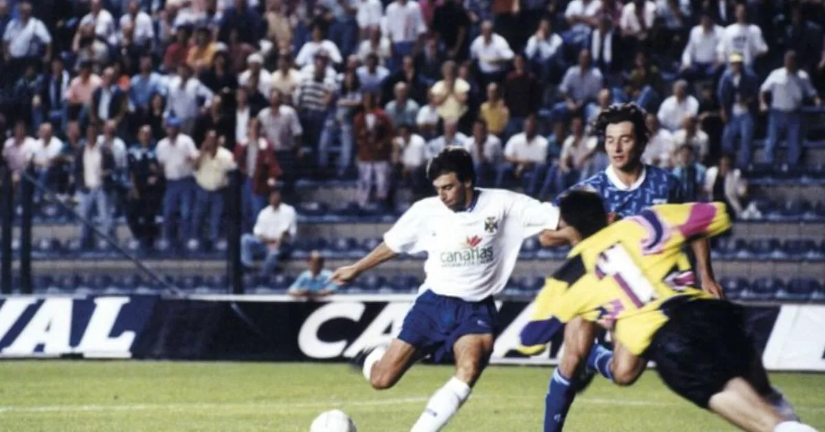 Felipe Miñambres fue determinante en el estreno del Tenerife en Europa, marcando el gol del empate en el Heliodoro y el de la victoria en Auxerre./ ACAN CD TENERIFE.