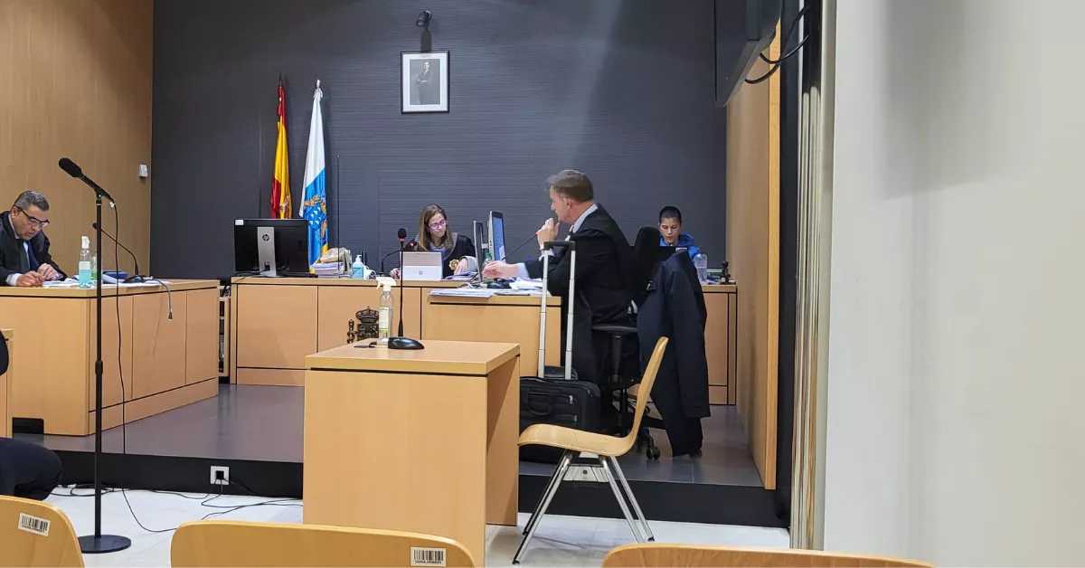 Un hombre será juzgado por utilizar la firma digital de su pareja para estafarle 86.000 euros. En la imagen, un juicio anterior. / ATLÁNTICO  HOY