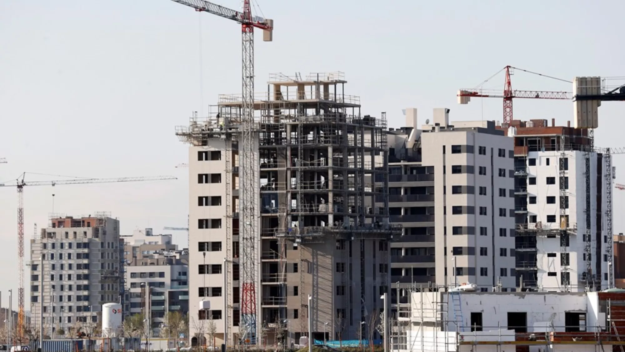 Viviendas en construcción. / EFE