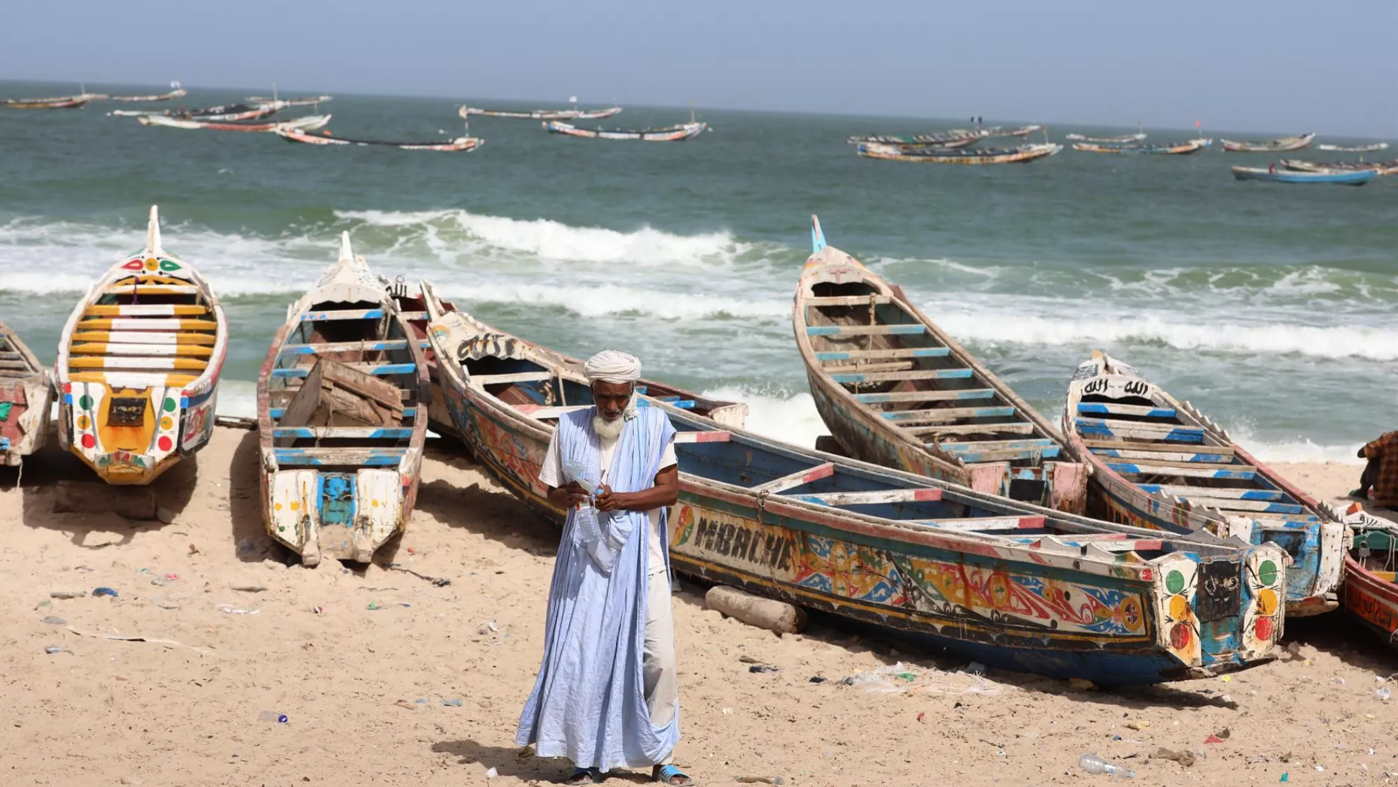 Barcos pesqueros en la costa de Nuakchot (Mauritania) / EFE - MOHAMED MESSARA Barcos pesqueros en la costa de Nuakchot (Mauritania) / EFE - MOHAMED MESSARA