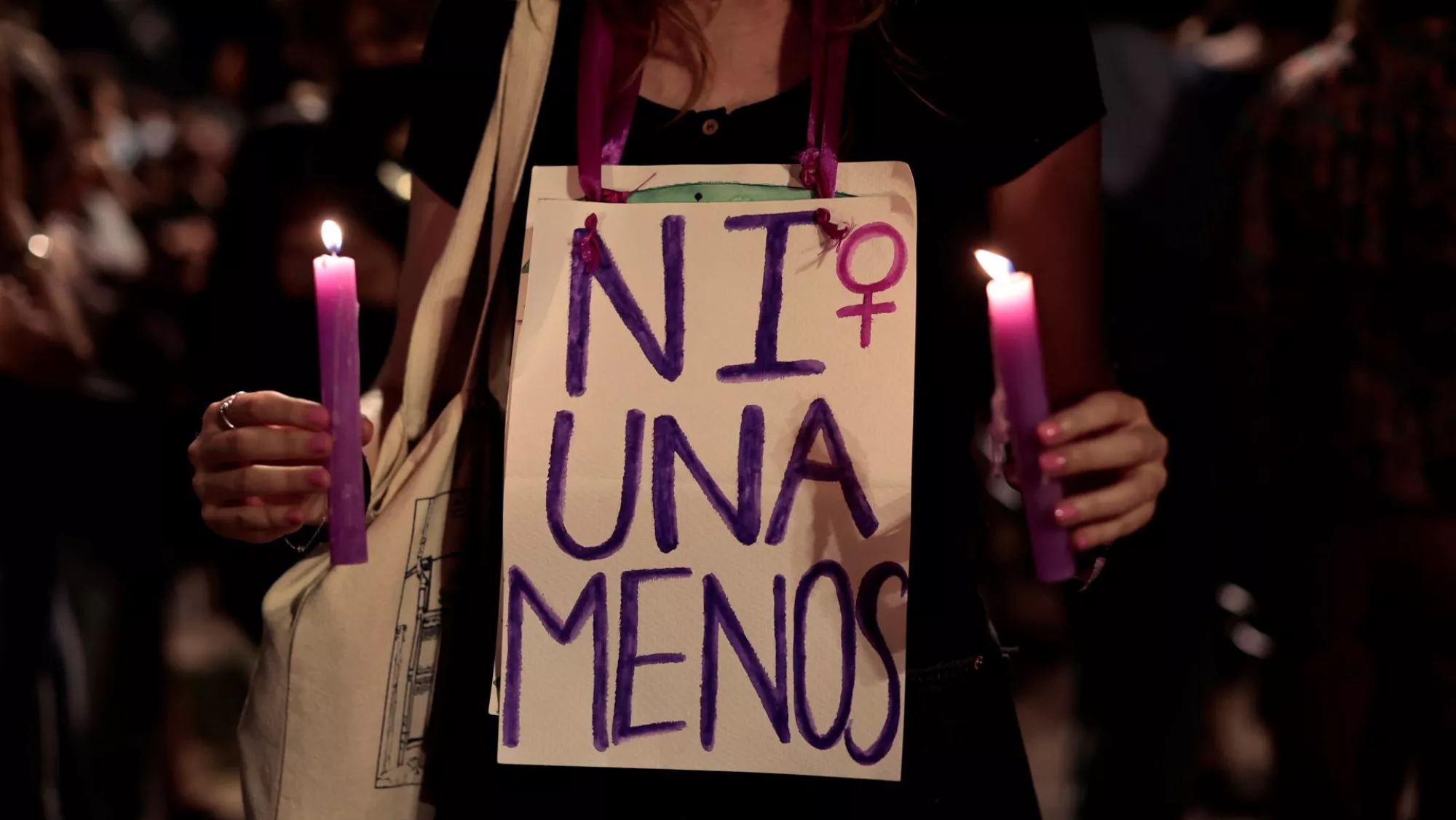 Cartel contra la violencia machista / EFE - BIEL ALIÑO