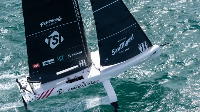 Barco del American Magic / IAN ROMAN - AMERICA'S CUP Barco del American Magic / IAN ROMAN - AMERICA'S CUP