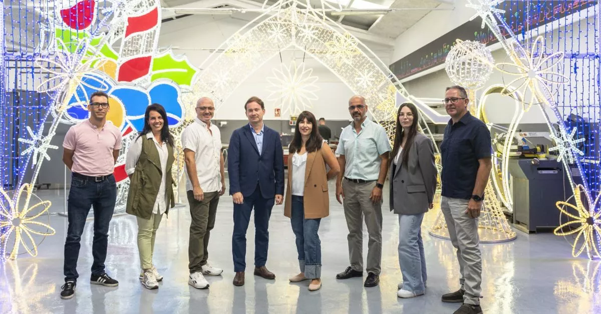 Visita institucional a la empresa encargada de la iluminación de Navidad en La Laguna / CEDIDA 