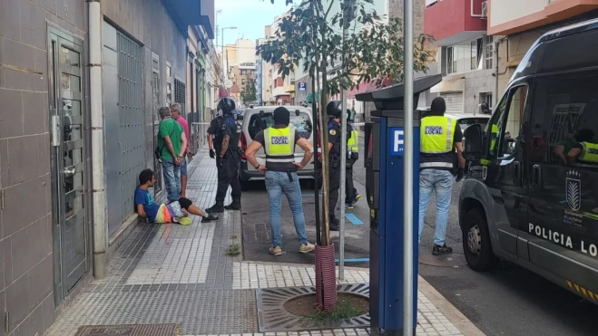 Operación policial en el barrio de Arenales. / ATLÁNTICO HOY