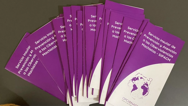 Folletos informativos sobre el nuevo servicio contra la ciberviolencia machista del Cabildo de Gran CanariaATLÁNTICO HOY