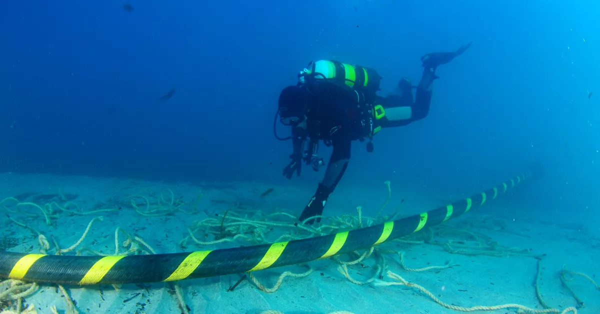 Cable submarino que conecta Canarias. / EFE Cable submarino que conecta Canarias. / EFE