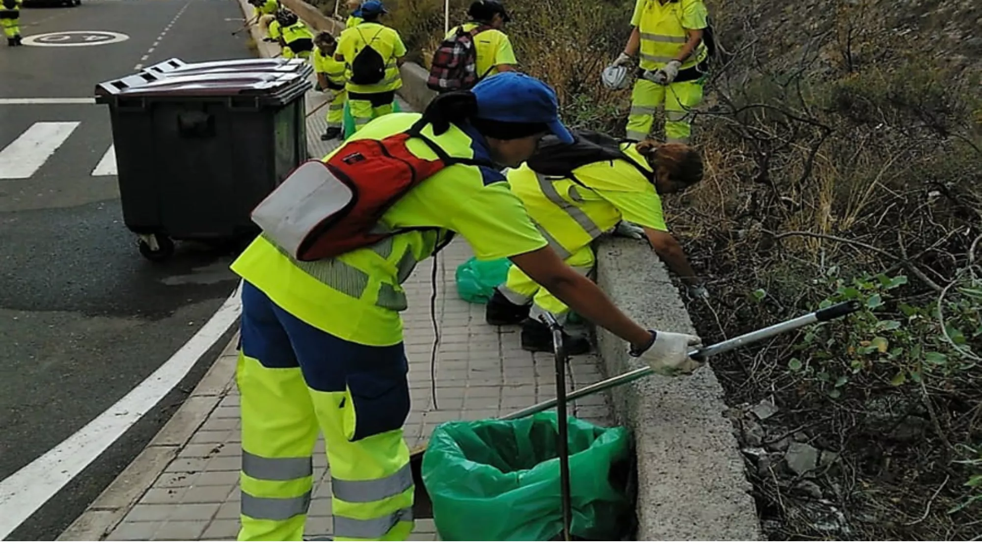Operarias de limpieza viaria / AYUNTAMIENTO DE LAS PALMAS DE GRAN CANARIA