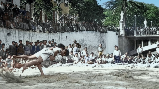 Luchada en el barranco Guiniguada junto al Puente de Piedra, año 1934 / CANARIAS EN COLOR