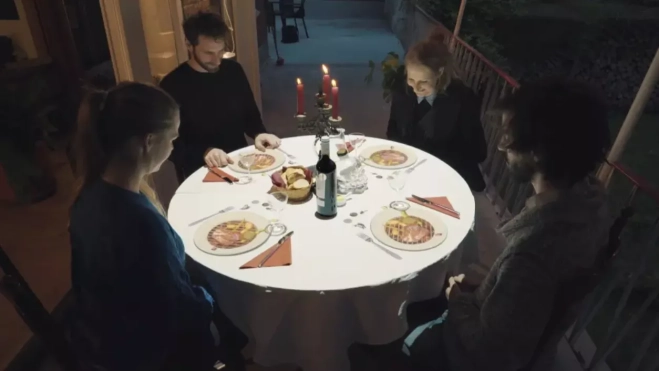 Clientes en 'Le Petit Chef'./ LE PETIT CHEF