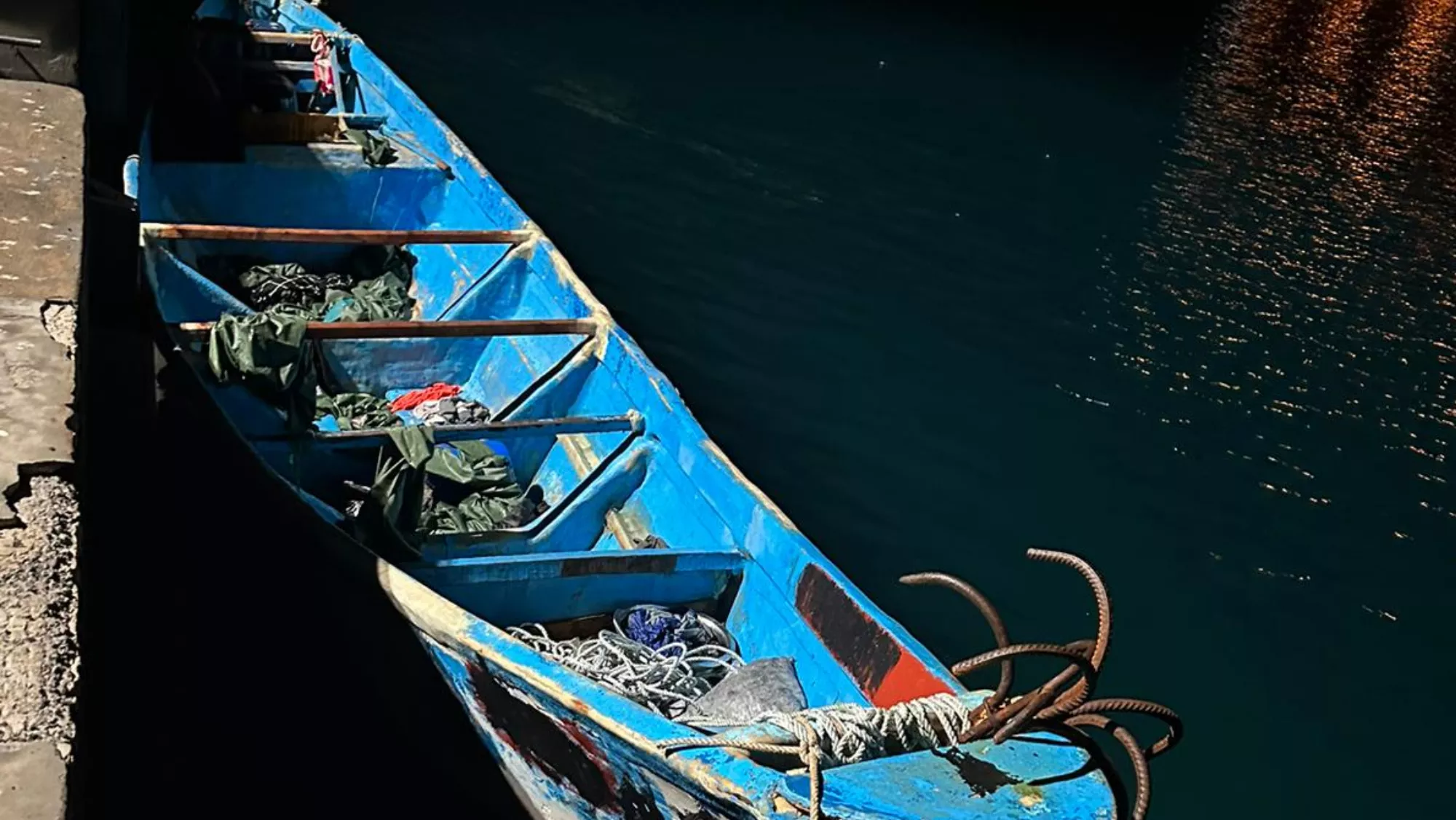 Imagen de archivo de un cayuco que llegó a El Hierro / SALVAMENTO MARÍTIMO Imagen de archivo de un cayuco que llegó a El Hierro / SALVAMENTO MARÍTIMO