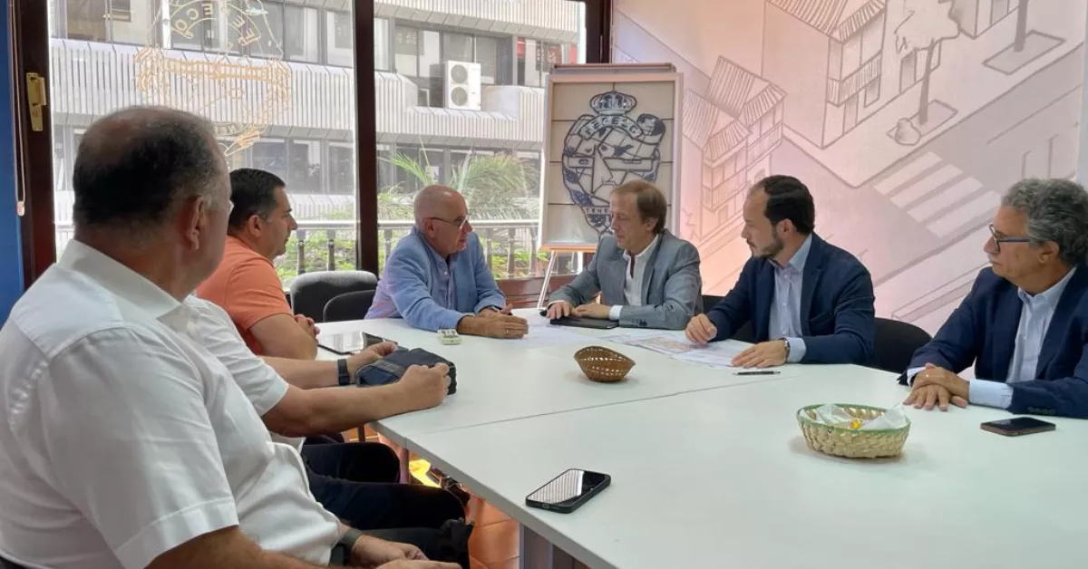Reunión de trabajo de una Comisión Técnica de los constructores de Tenerife / FEPECO