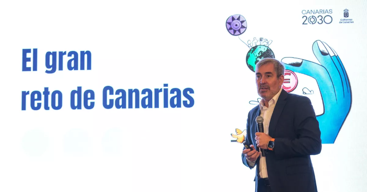 Fernando Clavijo, presidente de Canarias, hablando sobre la emergencia energética / EFE