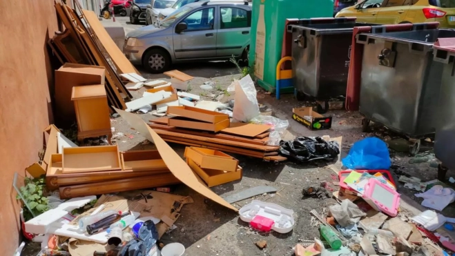 Escombros en Almatriche Bajo / CEDIDA