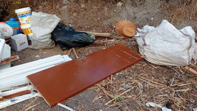 Escombros en Siete Puertas / CEDIDA