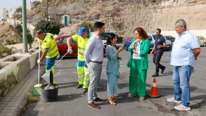 Carolina Darias junto a Héctor Alemán y Gemma Martínez/ AYUNTAMIENTO DE LAS PALMAS DE GRAN CANARIA (1)