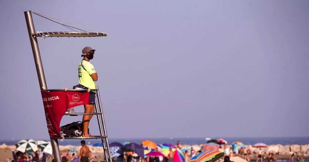 Socorrista en una playa, el TS cancela la obligación del servicio de vigilancia / EFE
