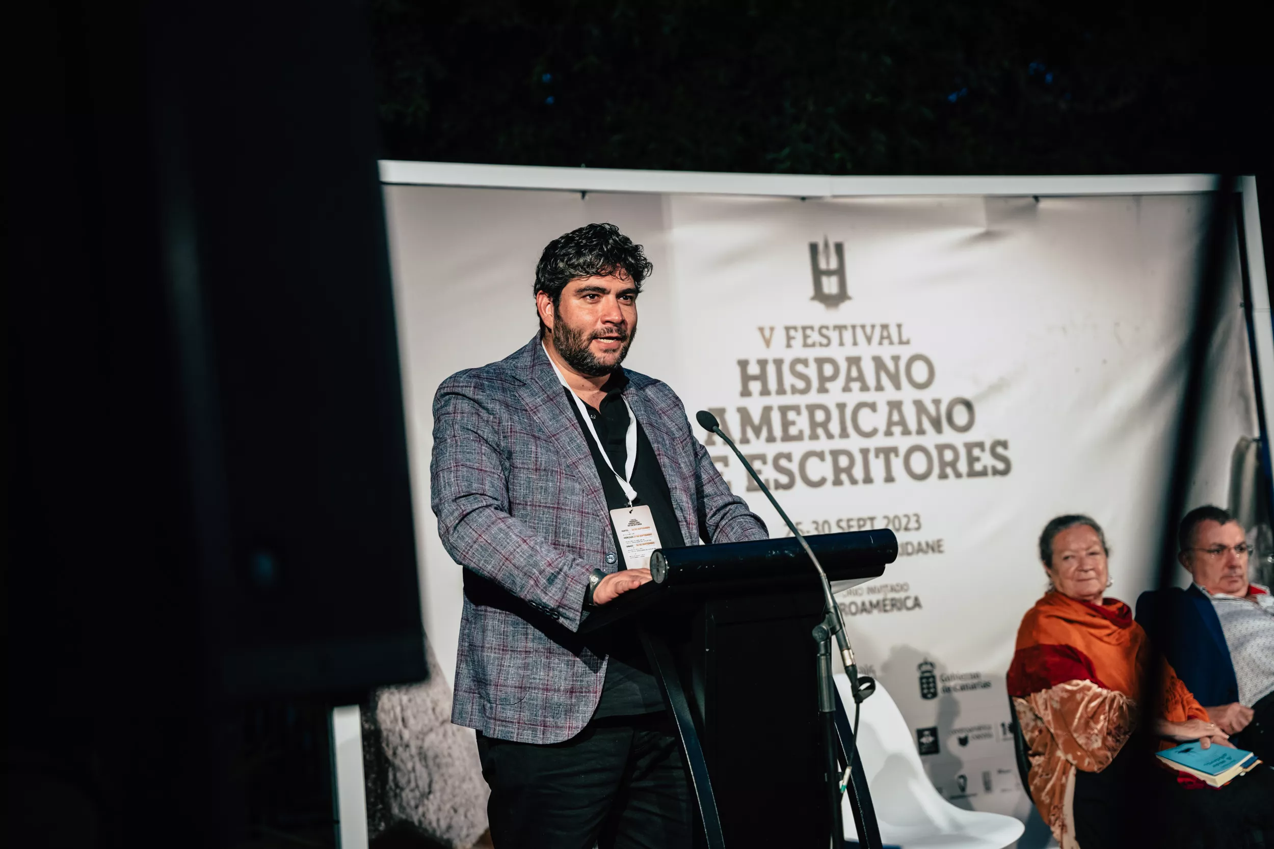Rolando Kattan durante una de sus lecturas en el Festival Hispanoamericano de Escritores/ Natalia Morales / Awara Producciones