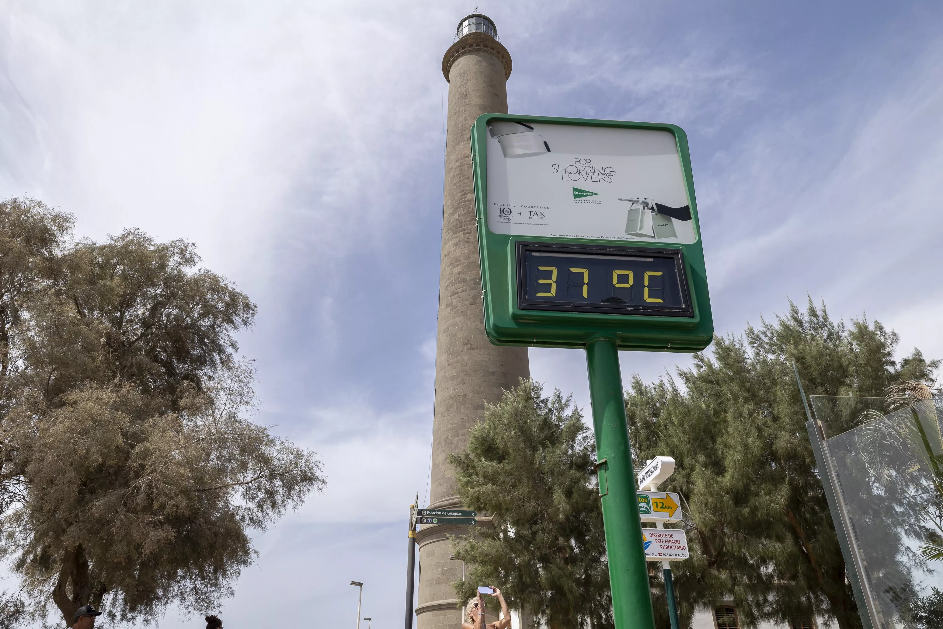 La temperatura ha superado esta semana los 30 grados en varios puntos de Canarias. / QUIQUE CURBELO-EFE