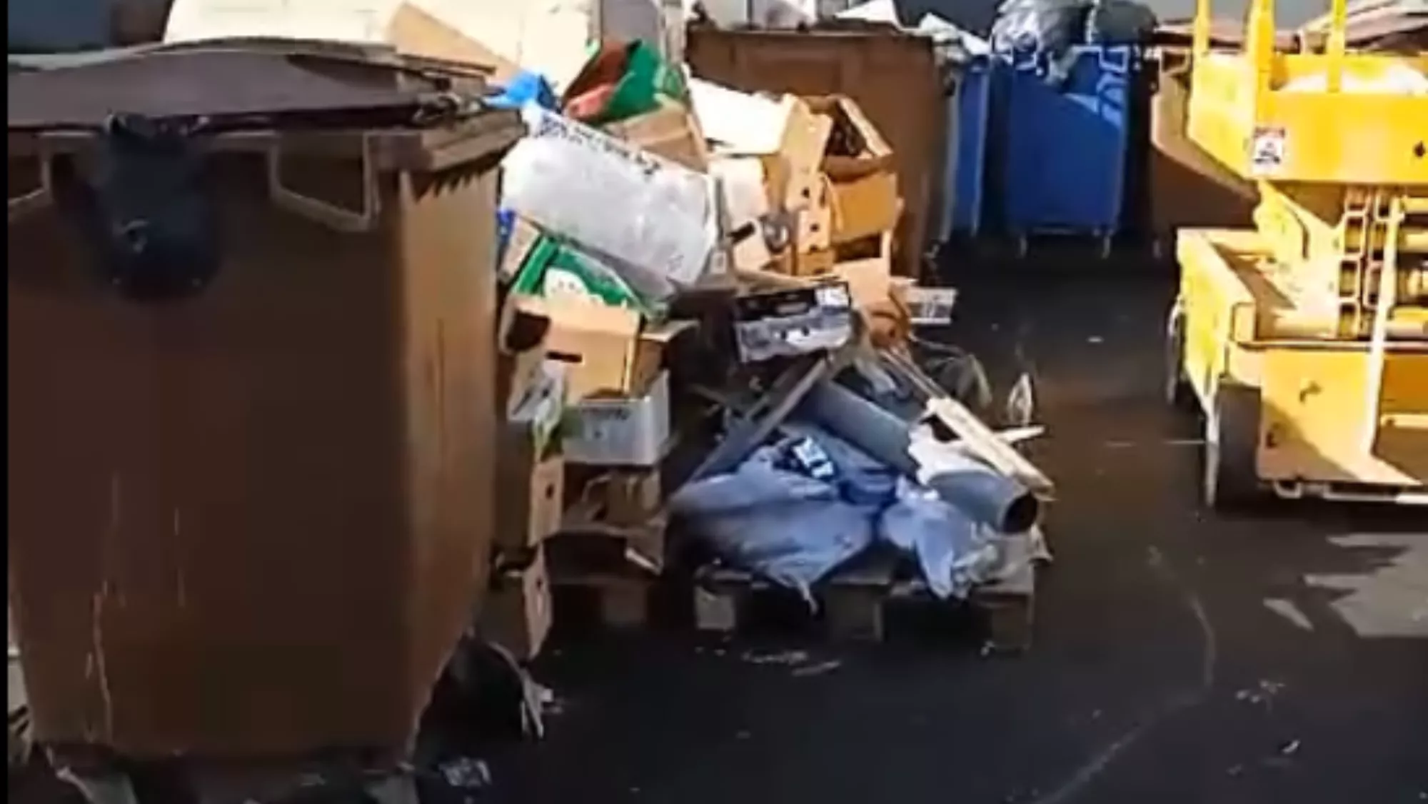 Una imagen de la suciedad en el Mercado Central / CEDIDA