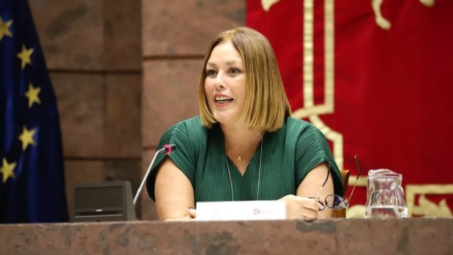 Astrid Pérez en el Parlamento de Canarias / PARLAMENTO DE CANARIAS