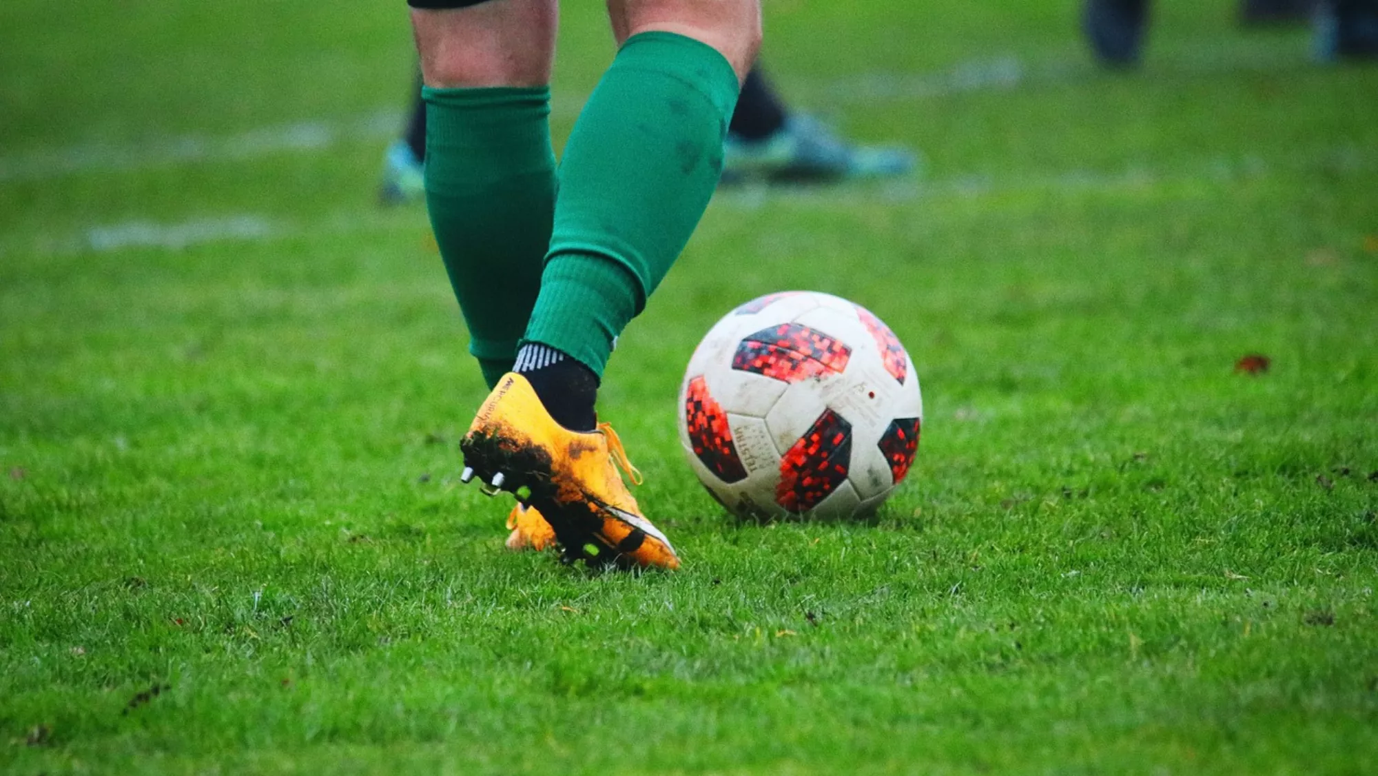 Un balón de fútbol / AH