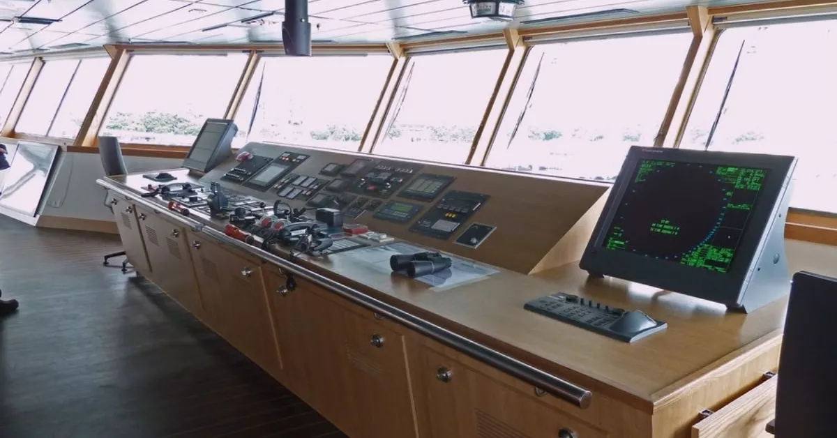 Puente de mando del buque 'Volcán del Teide', de Naviera Armas./ YEYOCRUISERS