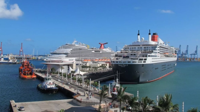Cruceros en el puerto de La Luz y de Las Palmas en Gran Canaria. / IMAGEN DE LA RED