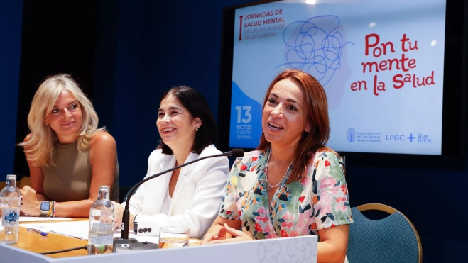 Las tres representantes de las administraciones coinciden en la necesidad de la colaboración para cuidar la salud mental / EFE - ELVIRA URQUIJO