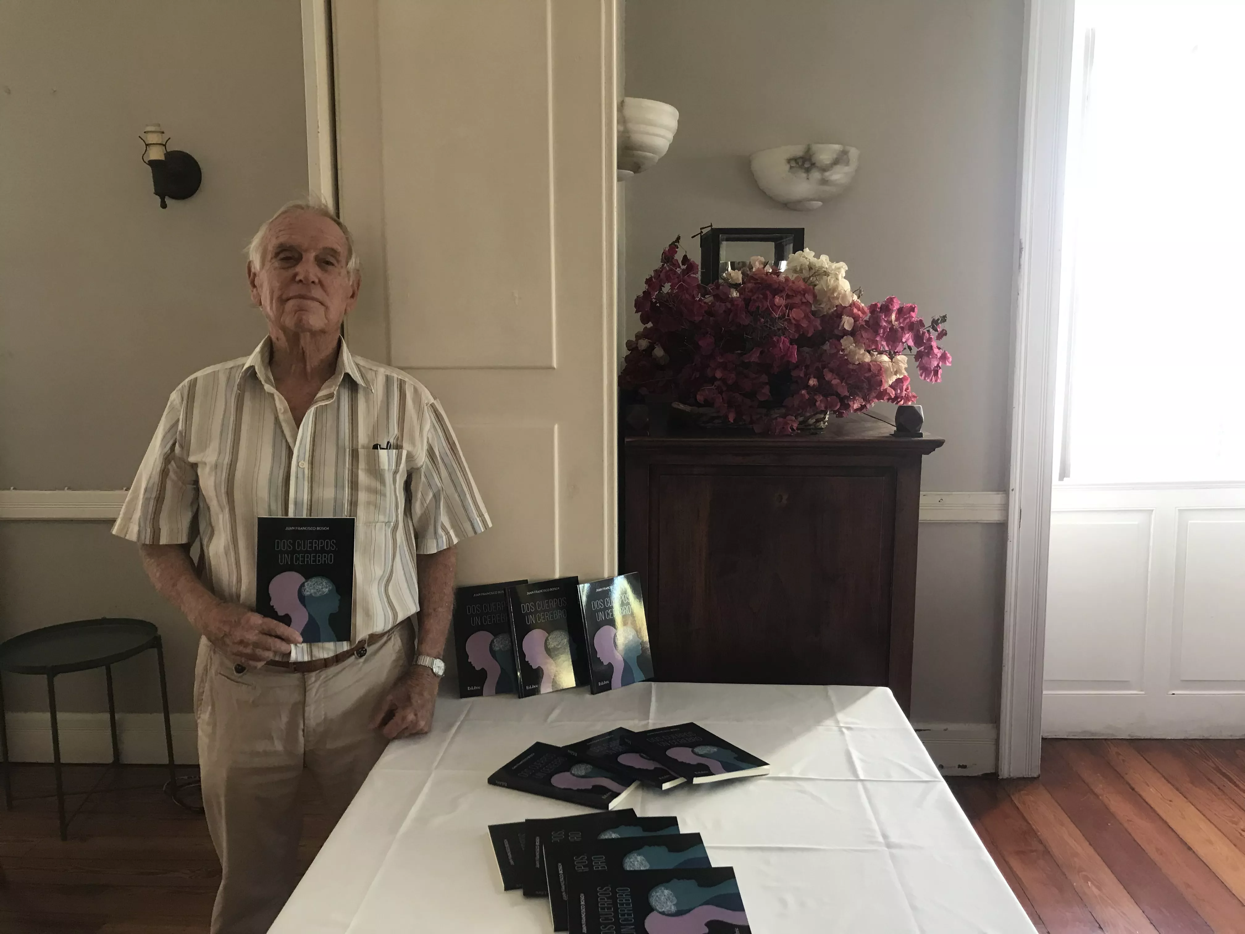 Juan Francisco Bosch, Pachico, poco antes de la presentación de su última novela en el Club Inglés de Las Palmas de Gran Canaria