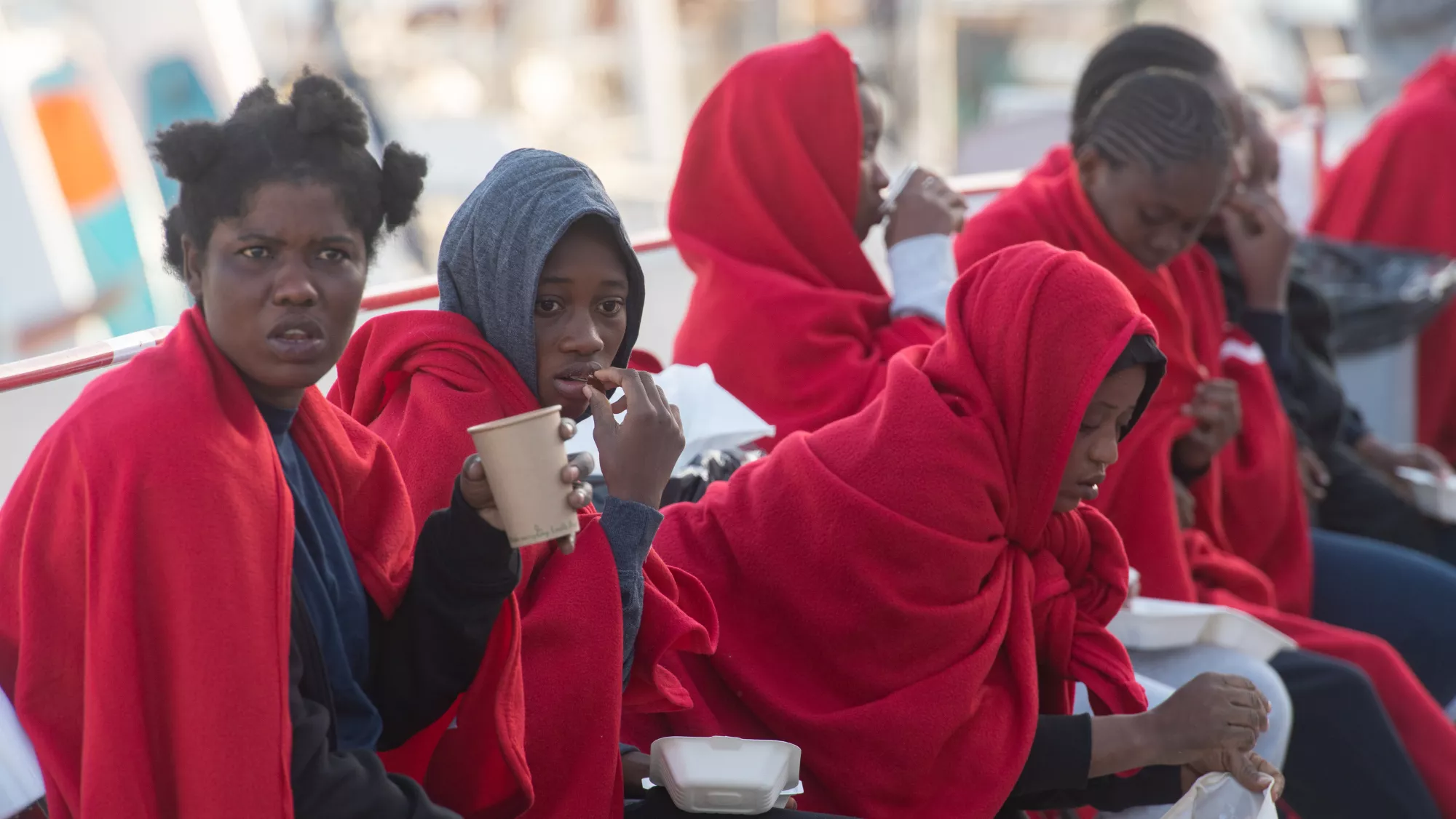 Migrantes rescatados en Canarias / EFE - CARLOS DE SÁA