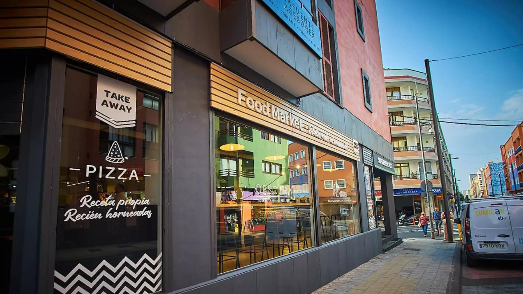 Exterior del nuevo Dialprix de La Laguna./ DIALPRIX