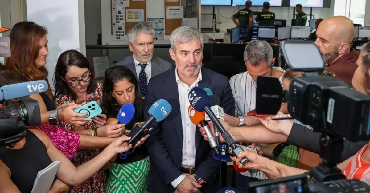 El presidente Claviijo atiende a los medios de comunicación tras reunirse con Grande-Marlaska/ CEDIDA
