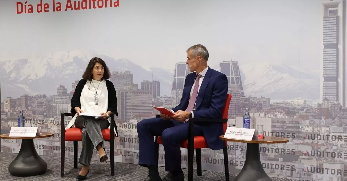 La subdirectora general de Normas Técnicas de Auditoría del Instituto de Contabilidad y Auditoría de Cuentas (ICAC), Ana Manzano, y El presidente de la Agrupación de Madrid del Instituto de Censores Jurados de Cuentas de España (ICJCE), Víctor Alió / CEDIDA