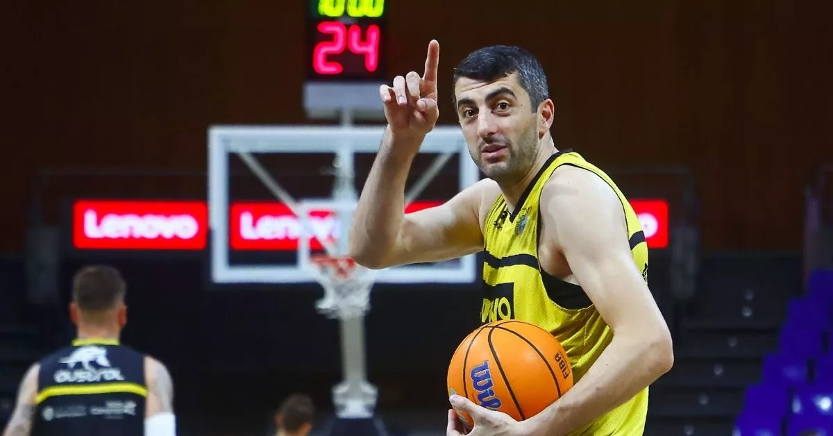 Gio Shermadini durante un entrenamiento en el Santiago Martín./ CB CANARIAS.