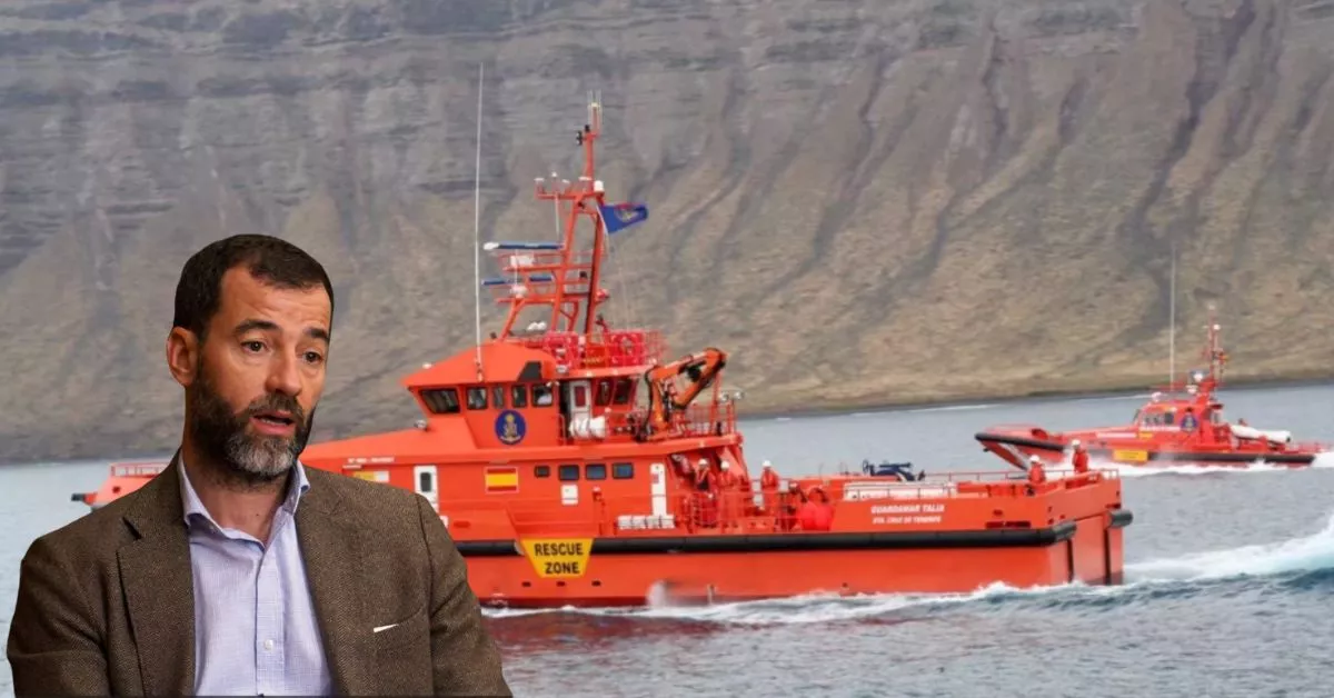 Embarcaciones de Salvamento Marítimo y el director general de Marina Mercante y presidente de Salvamento Marítimo, Benito Núñez / AH