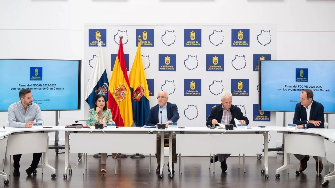 Firma del acuerdo entre el Cabildo de Gran Canaria y el FDCAN / CEDIDA
