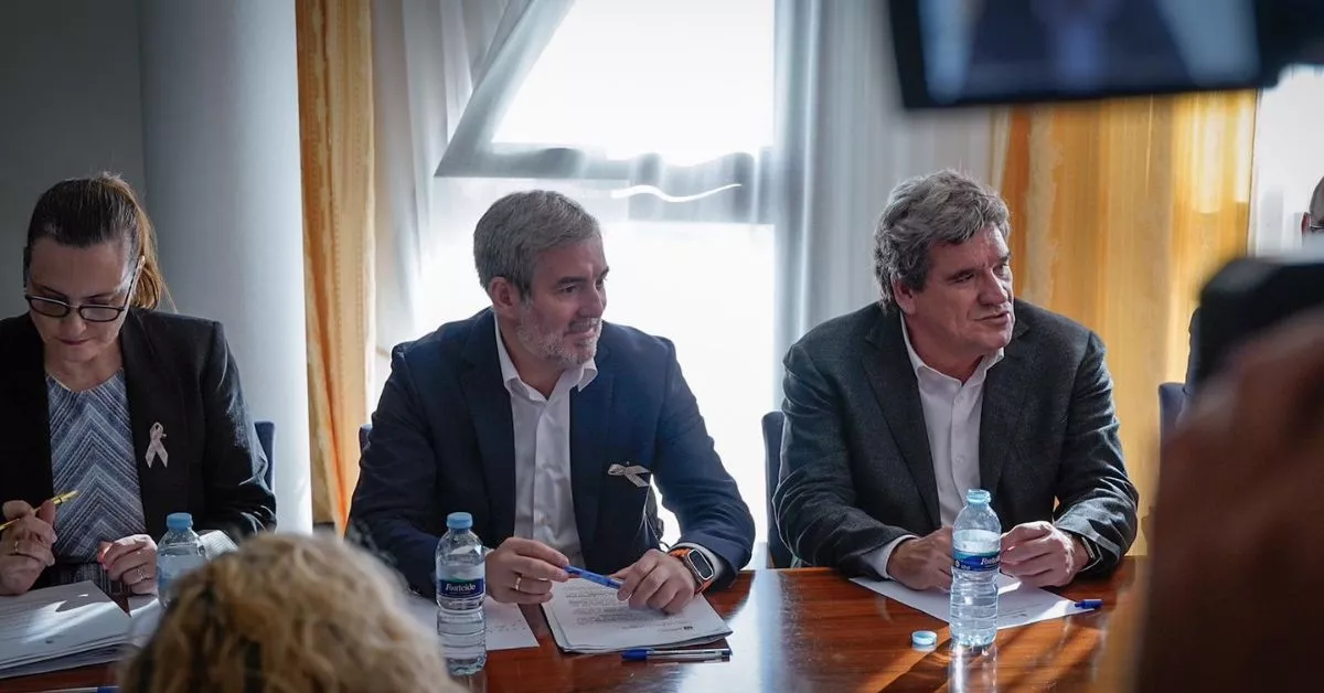 El presidente de Canarias, Fernando Clavijo, junto al ministro de Inclusión, Seguridad Social y Migraciones, José Luis Escrivá / CEDIDA El presidente de Canarias, Fernando Clavijo, junto al ministro de Inclusión, Seguridad Social y Migraciones, José Luis Escrivá / CEDIDA