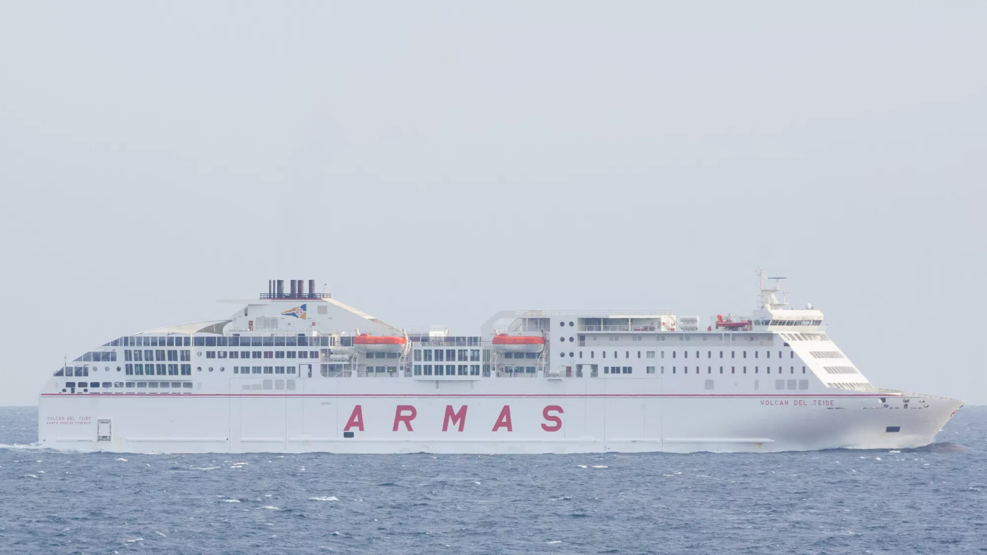 Buque 'Volcán del Teide' de Naviera Armas. / ARCHIVO