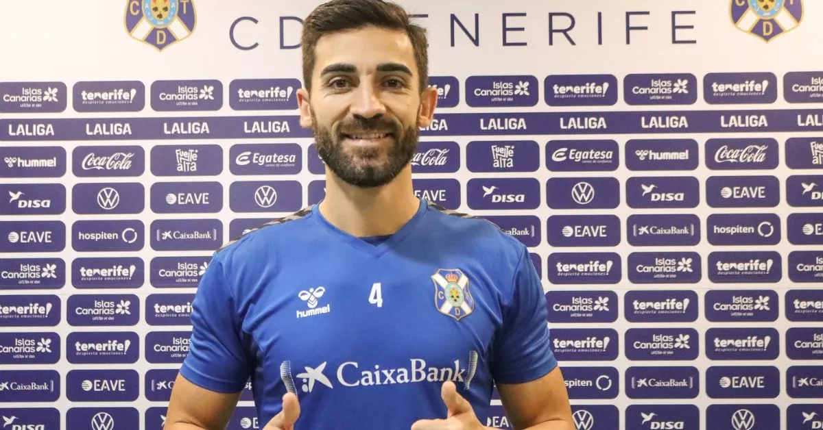 José León se mostró optimista este jueves sobre la posibilidad de recuperarse de su lesión por métodos menos invasivos que la intervención quirúrgica./ CD TENERIFE.