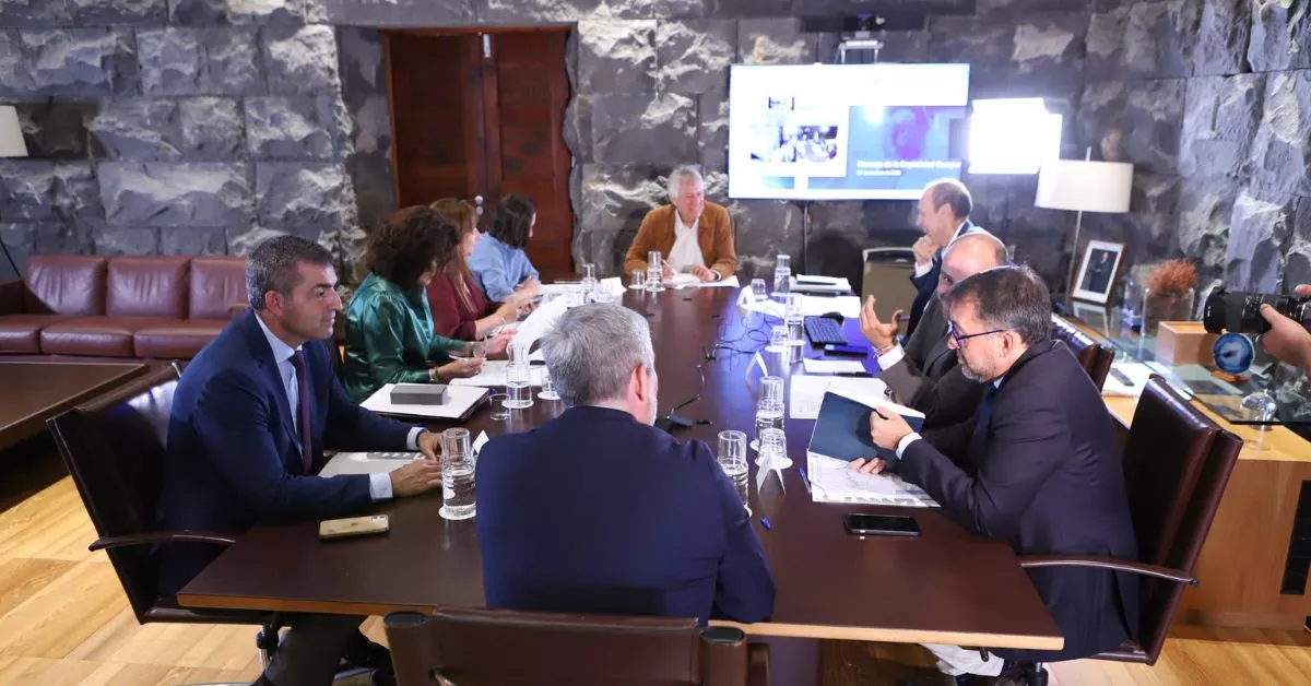 Consejo de Capitalidad donde se anunció las partidos de los Presupuestos 2024 a Santa Cruz de Tenerife y Las Palmas de Gran Canaria / CEDIDA