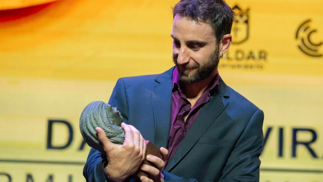 Dani Rovira recibe el premio Guayarmina en el Festival Internacional de Cine de Gáldar / CEDIDA Dani Rovira recibe el premio Guayarmina en el Festival Internacional de Cine de Gáldar / CEDIDA