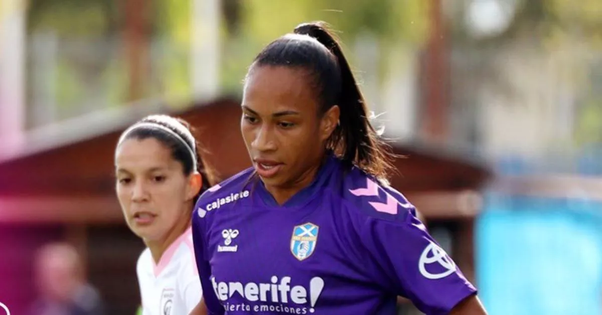 El Costa Adeje Tenerife consiguió empatar el partido después de haber encajado dos goles pero un gol del Madrid CFF en el descuento dejó sin premio el esfuerzo del cuadro tinerfeño./ UD COSTA ADEJE TENERIFE.
