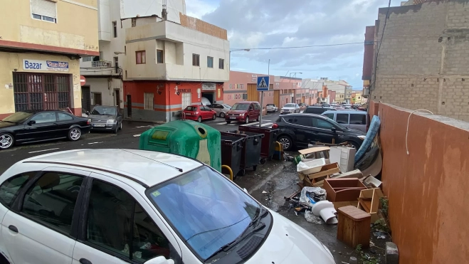 Basura acumulada en Almatriche Bajo / ATLÁNTICO HOY- ARIADNA MARTÍNEZ